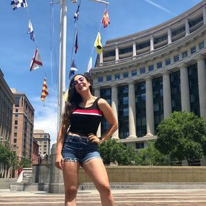 Meet your Posher, Angélica